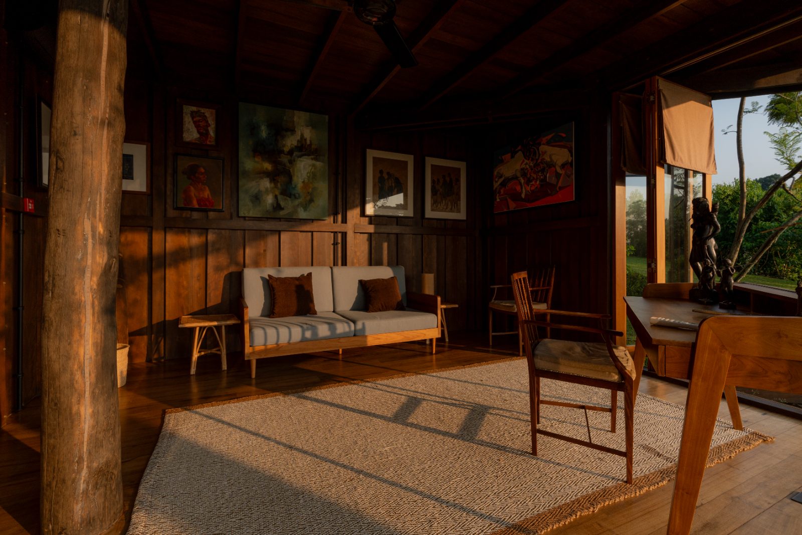 The quiet study space in Hora